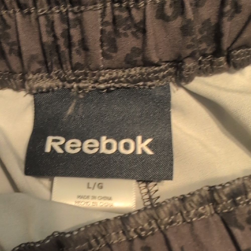 Reebok Women's Charcoal Animal Print Shorts Size Large - Picture 3 of 9